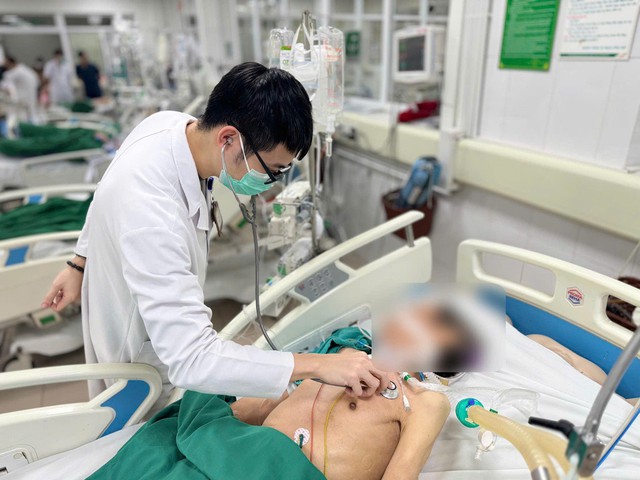 Cúm A diễn biến nặng, suy hô hấp dù chỉ sốt 38 độ - Ảnh 1.