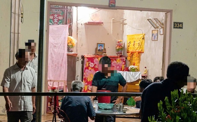 Đang bắt c&aacute; ngo&agrave;i đồng, hai cha con bị s&eacute;t đ&aacute;nh tử vong - Ảnh 1.