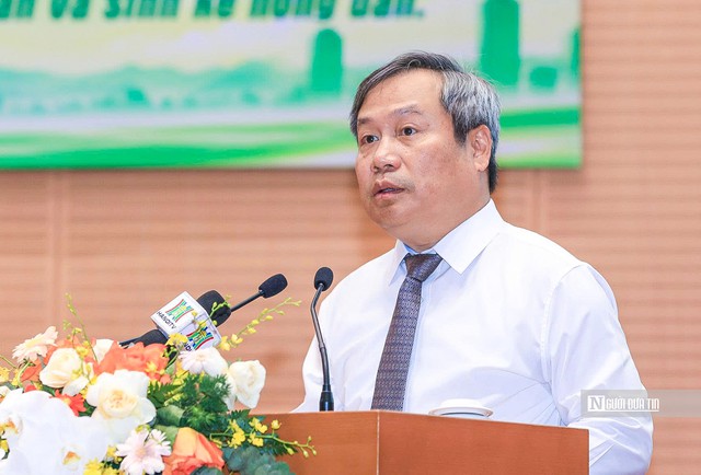 Chủ tịch H&agrave; Nội: Kh&ocirc;ng để người n&ocirc;ng d&acirc;n bị bỏ lại ph&iacute;a sau trong qu&aacute; tr&igrave;nh đ&ocirc; thị h&oacute;a- Ảnh 1.