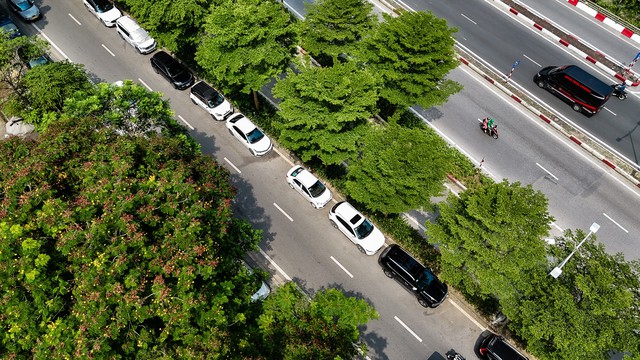 Hà Nội tăng giá trông giữ xe, có loại tăng gấp 2,2 lần- Ảnh 1.