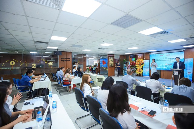 Cắt giảm thủ tục hành chính: Tìm "điểm cân bằng" để gỡ rào cản cho doanh nghiệp - Ảnh 2.