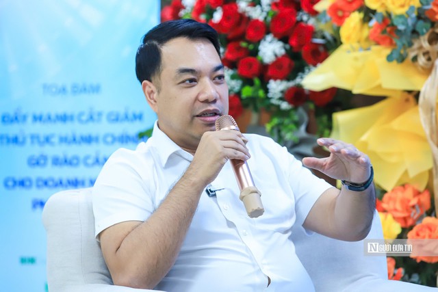 TS. Mạc Quốc Anh chỉ ra loạt chi phí vô hình về thủ tục hành chính gây áp lực cho doanh nghiệp - Ảnh 2.