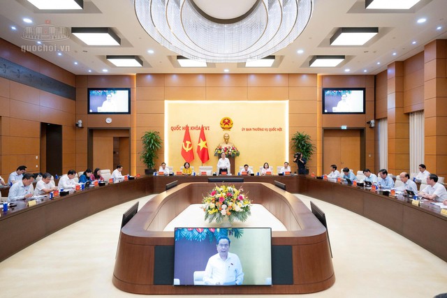 Chủ tịch Quốc hội: Kh&ocirc;ng để c&aacute;c quy định lỗi thời cản trở sự ph&aacute;t triển- Ảnh 2.