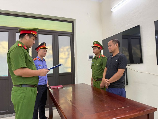 Ph&aacute;t hiện cơ sở h&ocirc; biến" lợn bệnh th&agrave;nh thịt sấy, lạp sườn - Ảnh 1.
