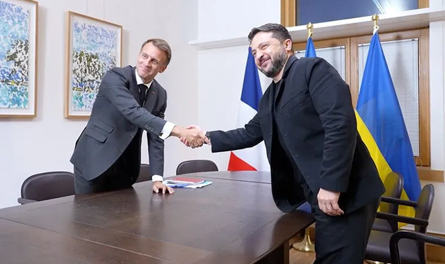 Ông Macron: Ukraine cần nhận được “mọi phương tiện cần thiết để tự bảo vệ mình” - Ảnh 1.