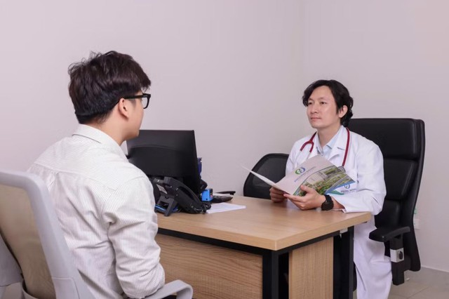 Nghe TikTok uống vi chất suốt 1 năm, người phụ nữ 42 tuổi sốc khi đi khám - Ảnh 1.