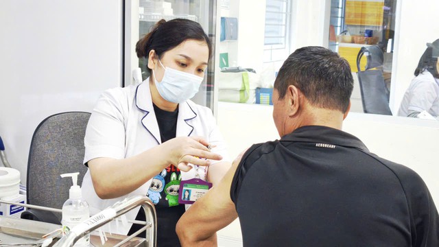Điều ít ngờ về con đường lây truyền của não mô cầu - Ảnh 3.