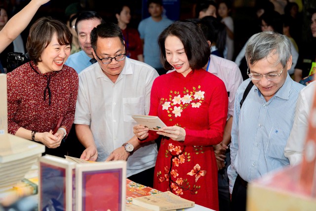 Hội Sách Hà Nội đưa công nghệ đến gần văn hóa đọc- Ảnh 4.