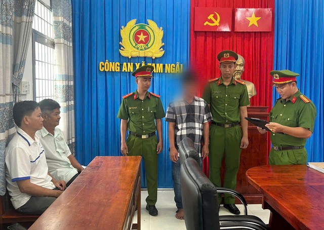 Cầm dao tấn công người bán vì mua nợ lòng heo không được - Ảnh 1.