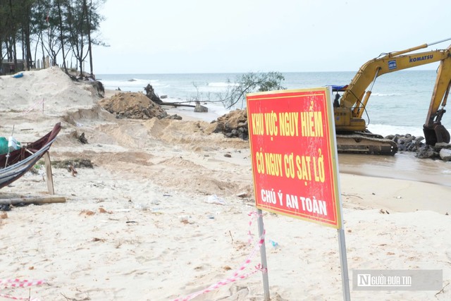 Quảng Trị: Biển xâm thực nghiêm trọng đe dọa đê kè và đời sống người dân- Ảnh 4.