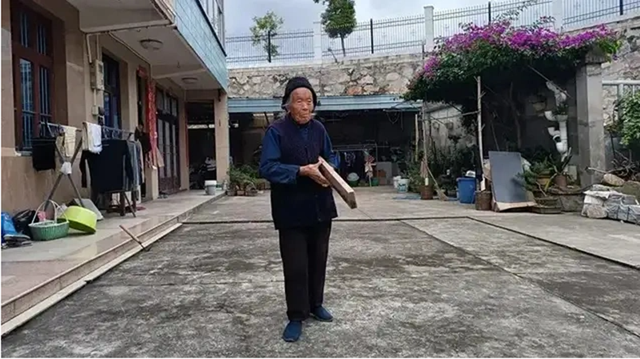 Cụ bà 110 tuổi vẫn tự nấu ăn, đi bộ mỗi ngày nhờ 7 thói quen giản dị - Ảnh 1.