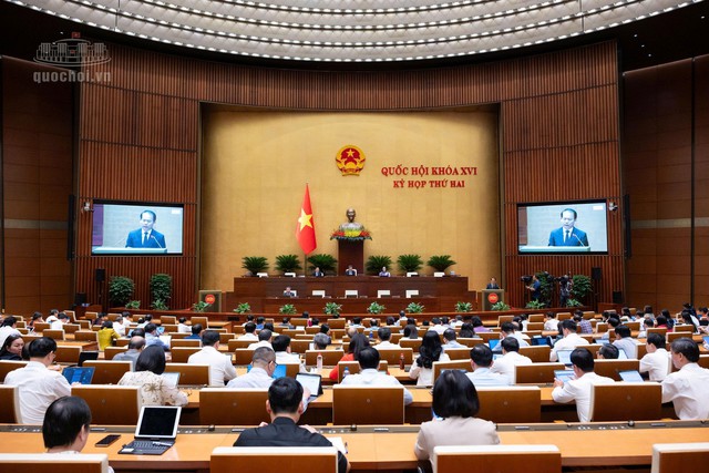 Đề xuất cắt điện, nước, Internet và hoãn xuất cảnh để cưỡng chế vi phạm hành chính - Ảnh 1.
