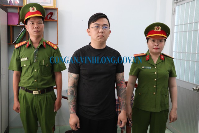 Say rượu, đ&aacute;nh người đi đường nhập viện v&igrave; nghĩ bị theo d&otilde;i - Ảnh 1.