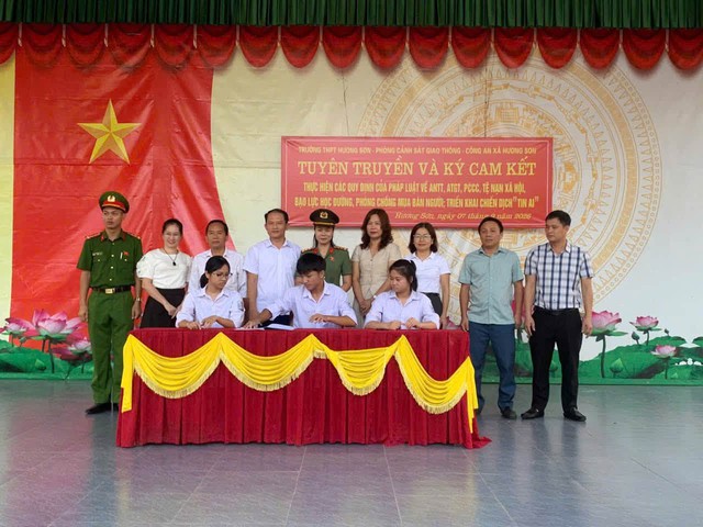 Trường THPT Hương Sơn (Hà Tĩnh): Nâng cao chất lượng giáo dục toàn diện - Ảnh 3.