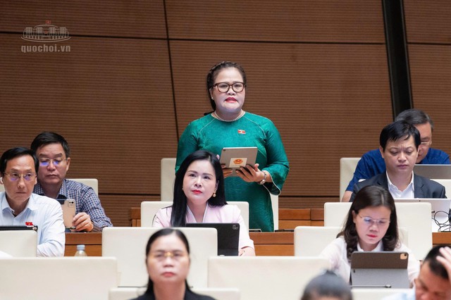 Bộ trưởng C&ocirc;ng Thương l&agrave;m r&otilde; việc b&atilde;i bỏ c&aacute;c quy định của hợp đồng v&agrave; chế t&agrave;i thương mại - Ảnh 2.