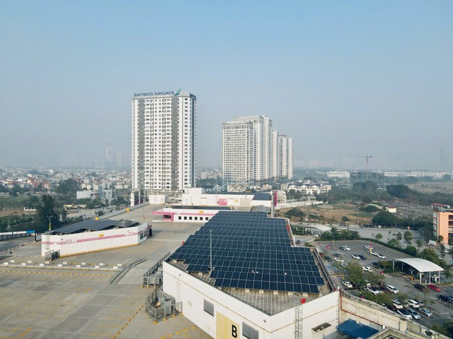 EVNHANOI đồng h&agrave;nh c&ugrave;ng người d&acirc;n, doanh nghiệp ph&aacute;t triển điện mặt trời m&aacute;i nh&agrave; - Ảnh 2.