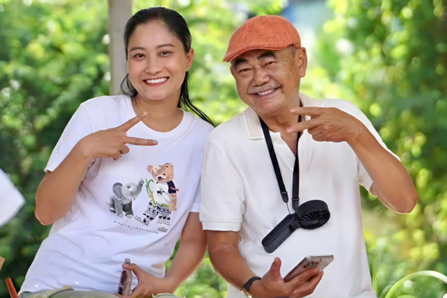 Nam nghệ sĩ từng phủ s&oacute;ng m&agrave;n ảnh Việt, nay b&aacute;n đồ ăn, tự tay giao h&agrave;ng- Ảnh 3.