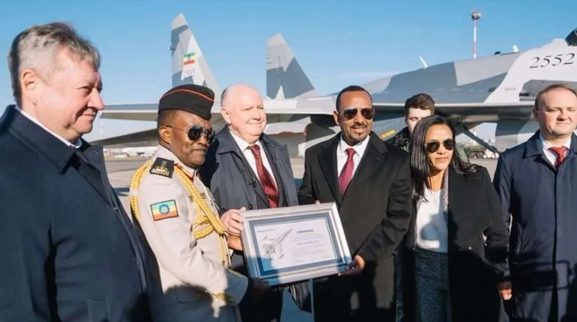 Một nước BRICS đã nhận được 12 tiêm kích Su-35 từ Nga, sẽ mua thêm 4 hệ thống S-400 - Ảnh 1.