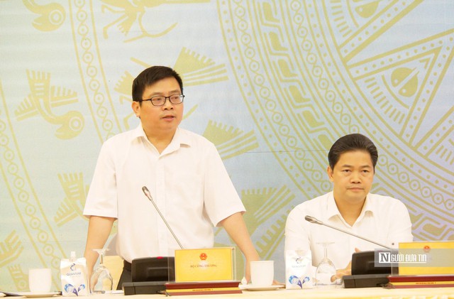 Đẩy mạnh điện mặt trời mái nhà, tháo gỡ rào cản đầu tư- Ảnh 1.