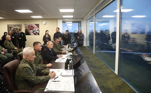 Tổng thống Putin thị sát tập trận, nói kinh nghiệm từ “chiến dịch quân sự đặc biệt” đang được áp dụng- Ảnh 1.