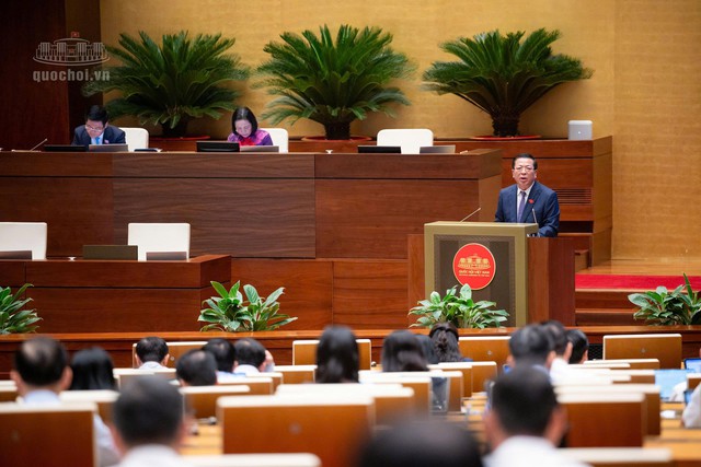Bộ trưởng X&acirc;y dựng: Kh&ocirc;ng được "nhận cọc" khi dự &aacute;n chưa đủ điều kiện b&aacute;n- Ảnh 2.
