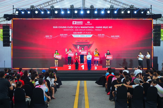 Bứt phá kỷ lục tại giải Marathon Quốc tế Hà Nội Techcombank Mùa thứ 5 - Ảnh 7.