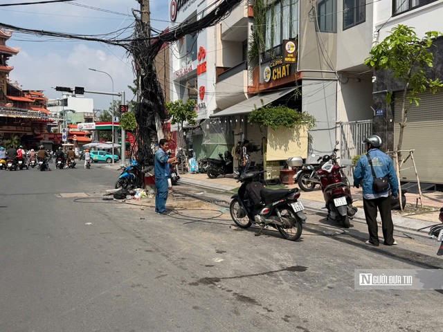 Tp.HCM: &ldquo;Điểm đen&rdquo; h&agrave;ng chục trụ điện tr&ecirc;n đường Chu Văn An được di dời - Ảnh 3.