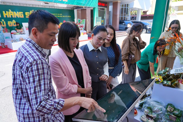 Đưa sản phẩm OCOP Hà Nội lên những “chợ số” - Ảnh 3.