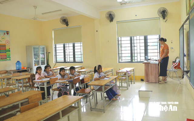 Vụ hàng trăm học sinh nghỉ học: Phụ huynh nhận sai, cam kết đưa con trở lại trường - Ảnh 1.