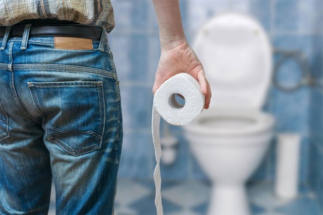 C&oacute; dấu hiệu n&agrave;y suốt 4 th&aacute;ng nhưng kh&ocirc;ng đi kh&aacute;m, người đ&agrave;n &ocirc;ng 54 tuổi mắc ung thư giai đoạn 3 - Ảnh 2.