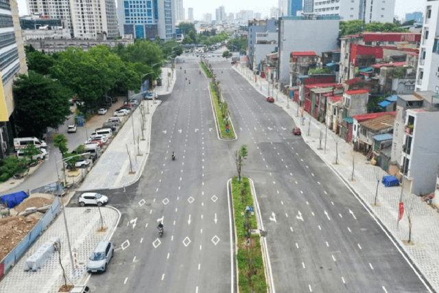 Từ 9/10, điều chỉnh giao th&ocirc;ng phố La Th&agrave;nh đoạn Nguyễn Ch&iacute; Thanh - Voi Phục đi một chiều- Ảnh 1.