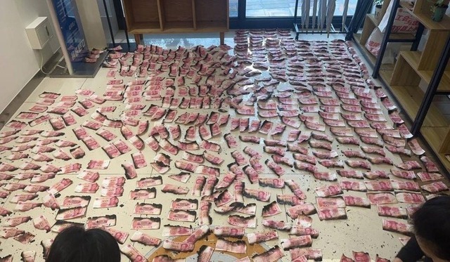 Hai ông bà sốc nặng khi 1,5 tỷ đồng tiền tiết kiệm bị cháy- Ảnh 1. Hai ông bà sốc nặng khi 1,5 tỷ đồng tiền tiết kiệm bị cháy- Ảnh 1.