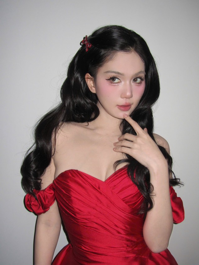 "Trai hư showbiz" c&ocirc;ng khai b&agrave;y tỏ lời đặc biệt với Ngọc Trinh - Ảnh 3.