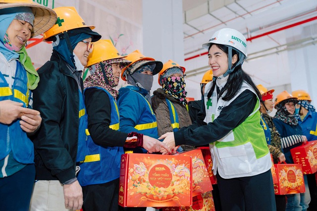 Đem "sắc xu&acirc;n" về tr&ecirc;n c&aacute;c c&ocirc;ng trường x&acirc;y dựng- Ảnh 3.