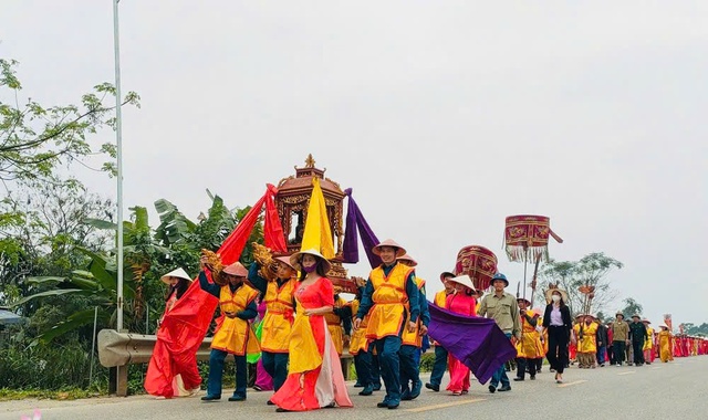 Ng&agrave;y Xu&acirc;n kể chuyện huyền t&iacute;ch linh thi&ecirc;n đền Bạch M&atilde; - Ảnh 4.