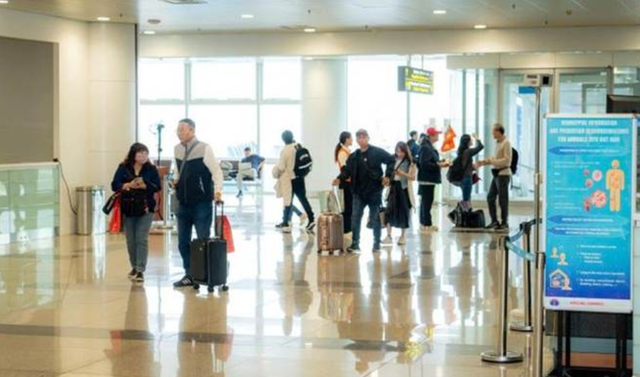 Siết chặt kiểm so&aacute;t y tế tại s&acirc;n bay trước nguy cơ dịch virus Nipah - Ảnh 1.