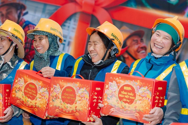 Đem "sắc xu&acirc;n" về tr&ecirc;n c&aacute;c c&ocirc;ng trường x&acirc;y dựng- Ảnh 2.