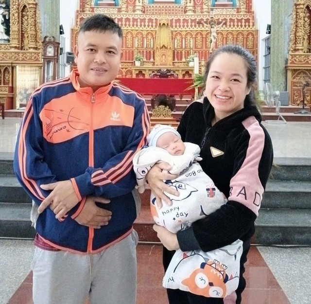 M&ugrave;a xu&acirc;n đầu ti&ecirc;n trọn vẹn của cặp vợ chồng gần một thập kỷ mong con- Ảnh 3.