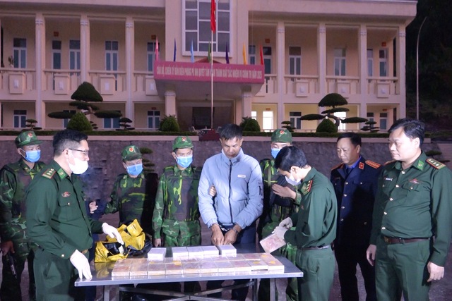 Những người giữ mùa xuân nơi phên dậu Tổ quốc - Ảnh 1.