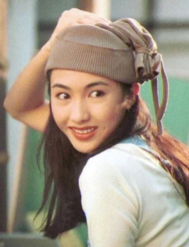 "Đệ nhất mỹ nh&acirc;n TVB": Giải nghệ sau khi cưới &ocirc;ng tr&ugrave;m khuyết tật hơn 15 tuổi, cuộc sống hiện thế n&agrave;o? - Ảnh 1.