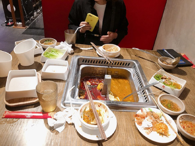 Người phụ nữ tử vong sau khi ăn m&oacute;n "vạn người m&ecirc;" giữa đ&ecirc;m c&ugrave;ng bạn th&acirc;n- Ảnh 1.