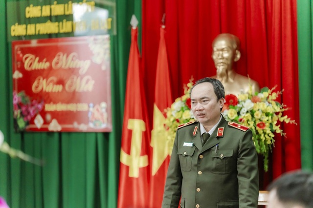 Cận Tết, Lâm Đồng mạnh tay xử lý lấn chiếm vỉa hè, dừng đỗ sai quy định- Ảnh 9. Cận Tết, Lâm Đồng mạnh tay xử lý lấn chiếm vỉa hè, dừng đỗ sai quy định- Ảnh 9.