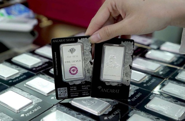 Gi&aacute; bạc h&ocirc;m nay 14/2: Bạc thế giới phục hồi, trong nước vẫn đ&agrave; giảm 5-6 triệu đồng/kg- Ảnh 1.