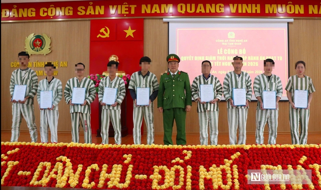 Được giảm án trước Tết, nhiều phạm nhân bật khóc trong ngày công bố- Ảnh 1. Được giảm án trước Tết, nhiều phạm nhân bật khóc trong ngày công bố- Ảnh 1.