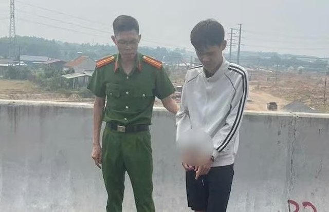 Bắt đối tượng vờ hỏi đường rồi giở trò đồi bại với bé gái - Ảnh 1.