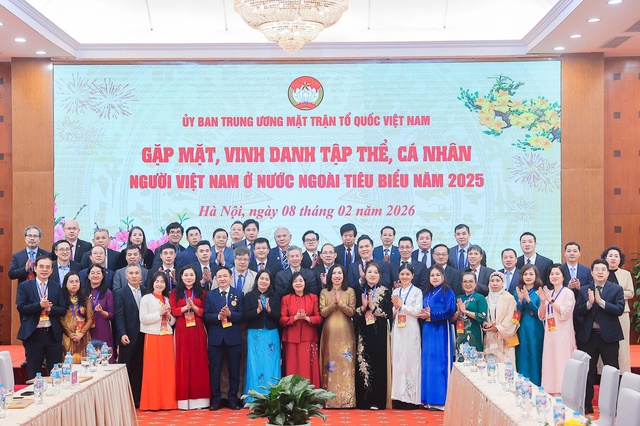 Mặt trận tiếp tục hoàn thành sứ mệnh, góp sức vào hành trình đưa Việt Nam vươn mình mạnh mẽ- Ảnh 7. Mặt trận tiếp tục hoàn thành sứ mệnh, góp sức vào hành trình đưa Việt Nam vươn mình mạnh mẽ- Ảnh 7.
