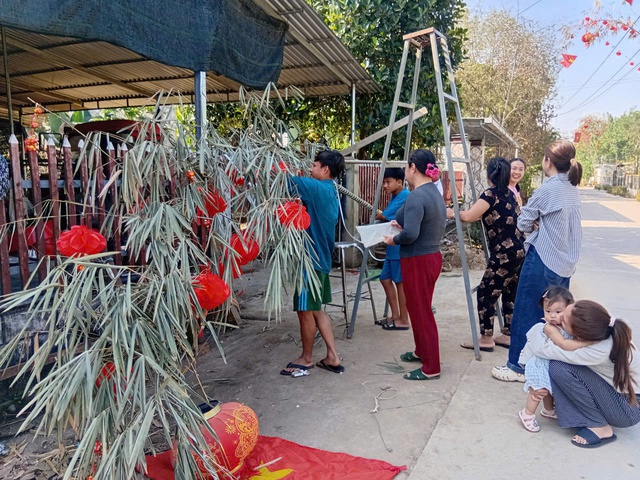 Xu&acirc;n về tr&ecirc;n miền n&uacute;i ở tỉnh L&acirc;m Đồng: Dựng c&acirc;y n&ecirc;u giữ hồn qu&ecirc; Tết cổ truyền- Ảnh 4.