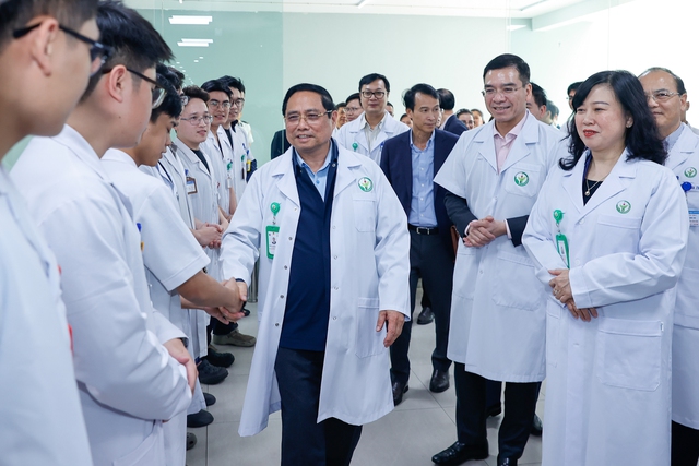 Ph&aacute;t huy vai tr&ograve; bệnh viện tuyến cuối "gi&agrave;nh giật sự sống, l&agrave; hy vọng lớn nhất của người bệnh"- Ảnh 4.