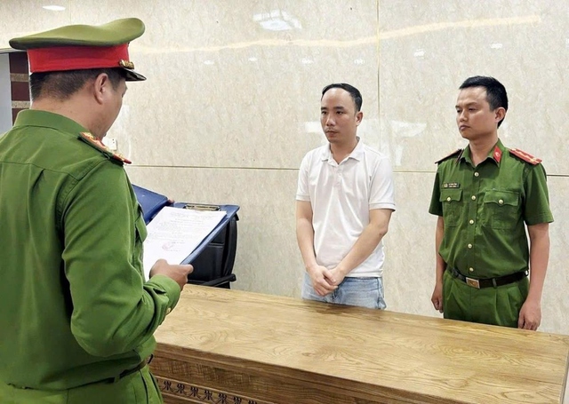 Khởi tố gi&aacute;m đốc c&ocirc;ng ty lừa đảo trong đ&agrave;o tạo, cấp chứng chỉ y khoa giả- Ảnh 1.