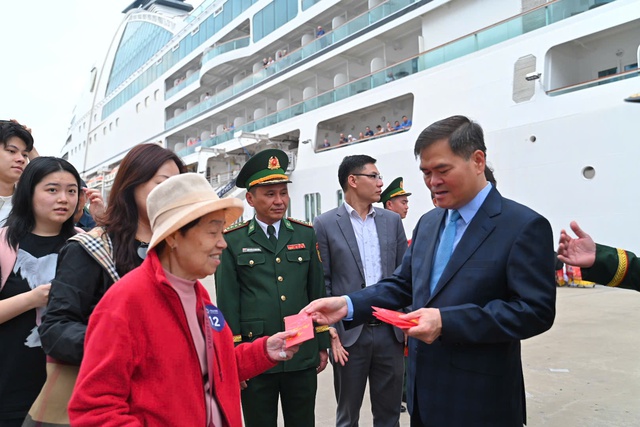 Loạt du thuyền cập bến Quảng Ninh dịp Tết B&iacute;nh Ngọ 2026- Ảnh 2.